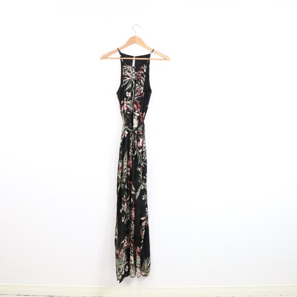 *Le Chateau Black Floral Maxi Dress - Picture 3 of 9